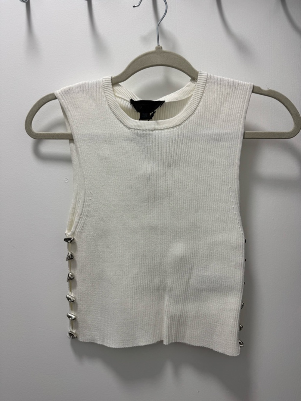 NWT Zara Sleeveless White Ribbed Knit Top with Silver Hardware Detail M